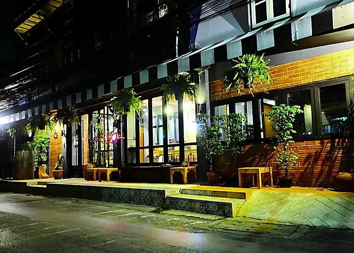 The Neighbor Hoot & Cafe ホテル バンコク都