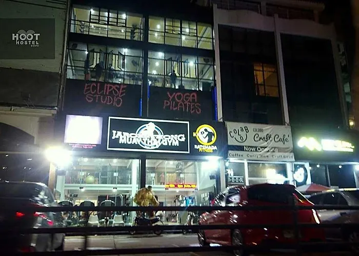 The Neighbor Hoot & Cafe 2*