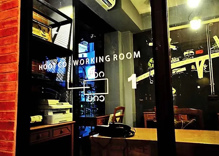 ホテル The Neighbor Hoot & Cafe バンコク都